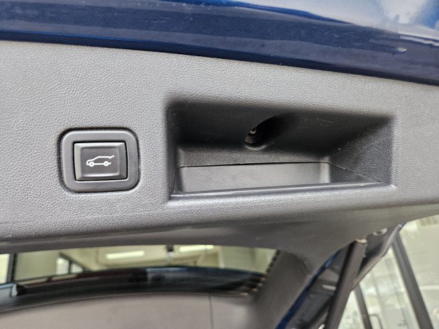 Used 2020 Chevrolet Equinox LT FWD image 11