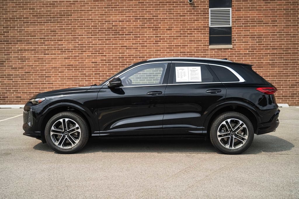Used 2025 Audi Q5 Premium w/ Convenience Package AWD/4WD image 3