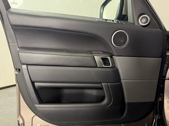 Used 2016 Land Rover Range Rover Sport SE image 26