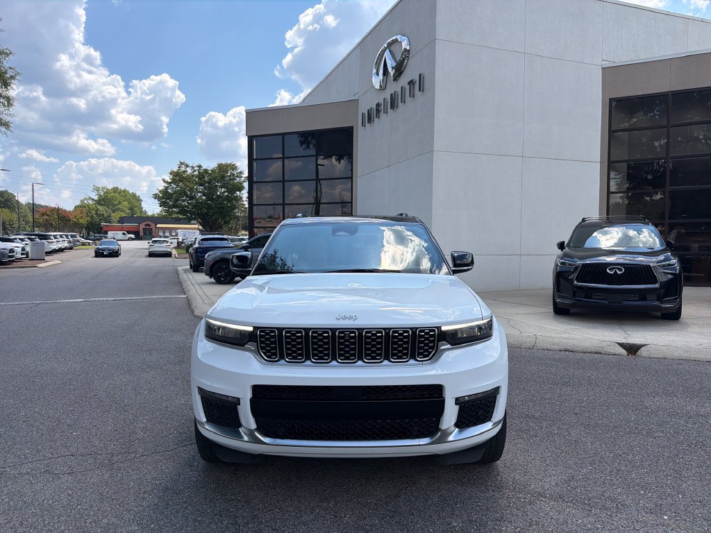 Used 2024 Jeep Grand Cherokee L Summit AWD/4WD image 3