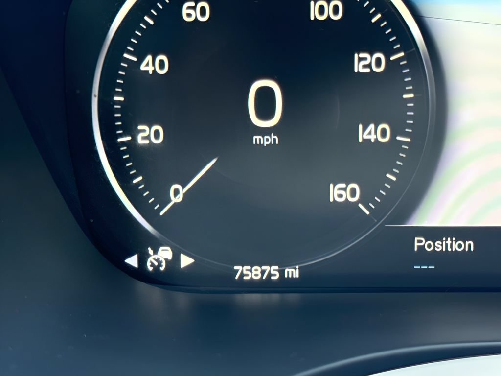 Used 2018 Volvo XC60 T6 Momentum w/ Convenience Package AWD/4WD image 21