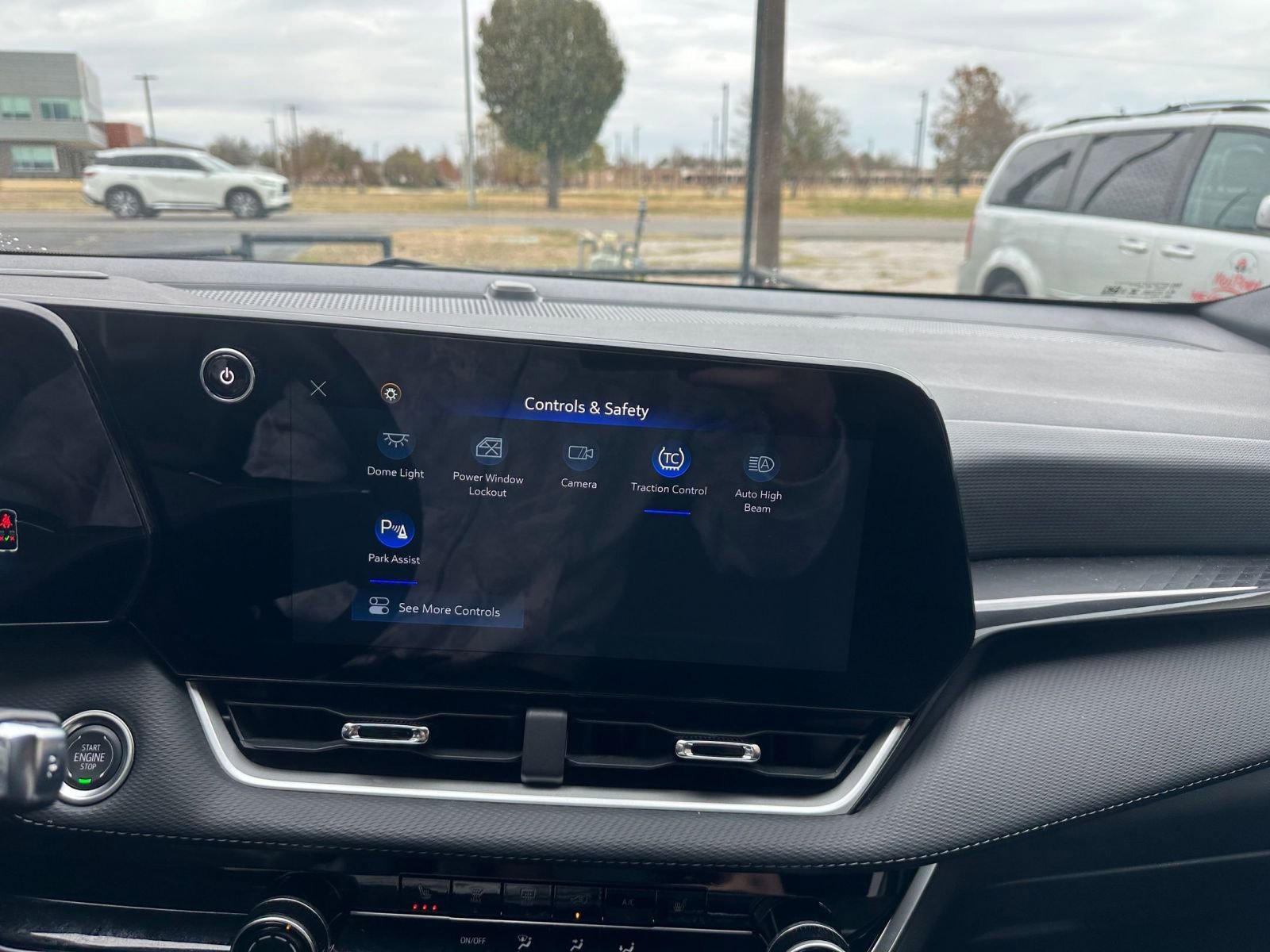 Used 2025 Chevrolet Equinox LT image 18