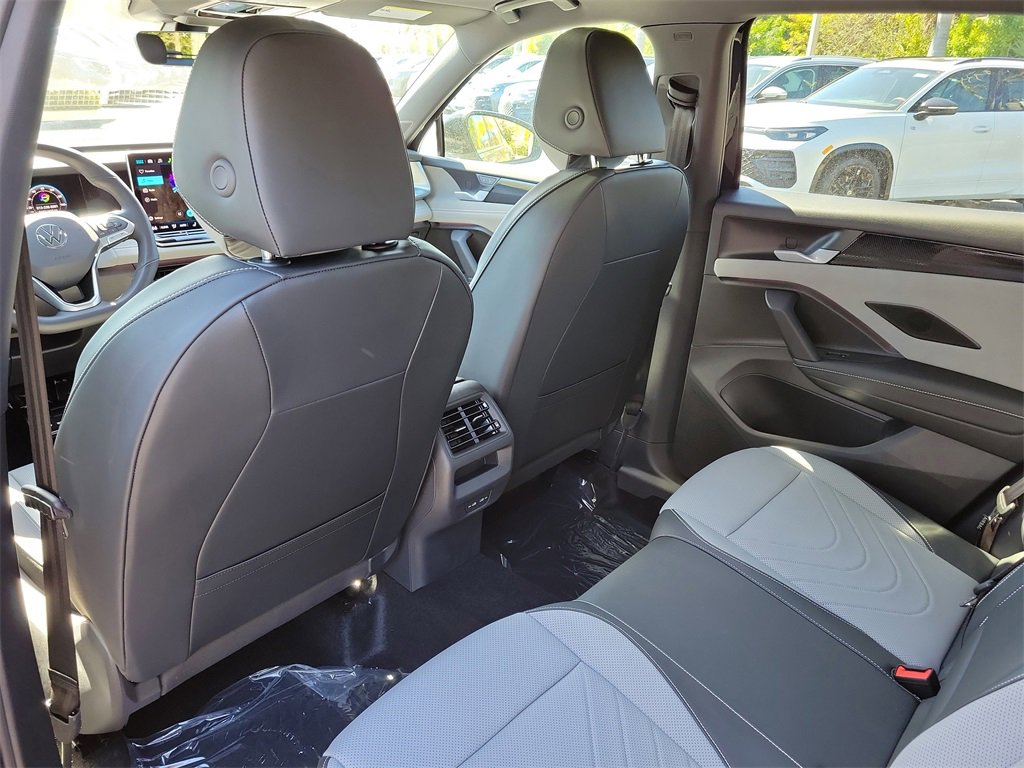 New 2026 Volkswagen Tiguan SE R-Line image 9