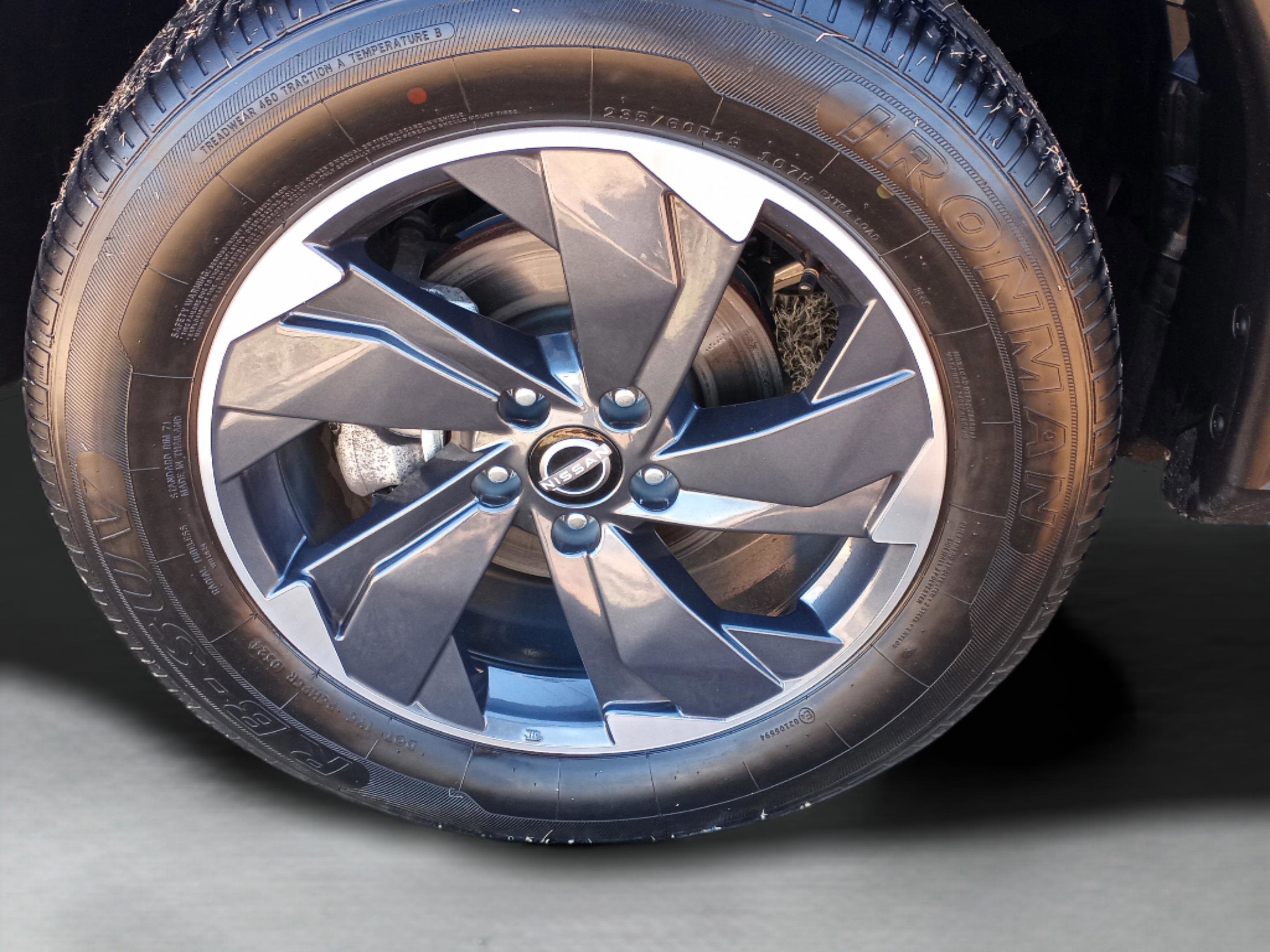 Used 2024 Nissan Rogue SV image 39