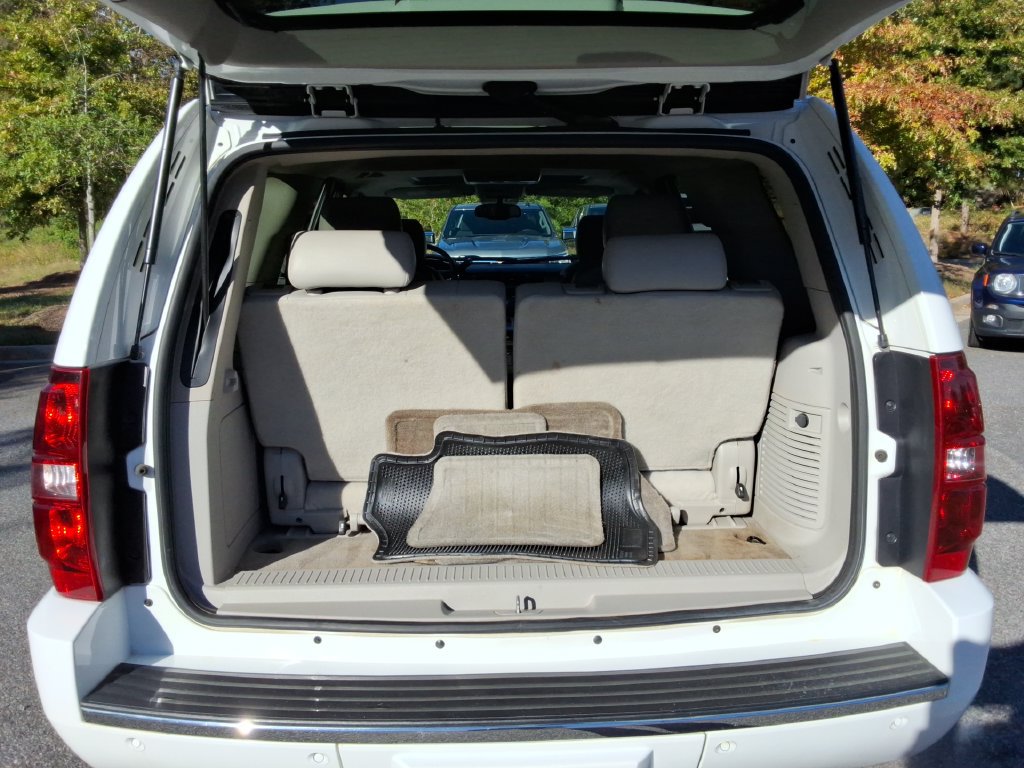 Used 2014 Chevrolet Tahoe LTZ AWD/4WD image 17