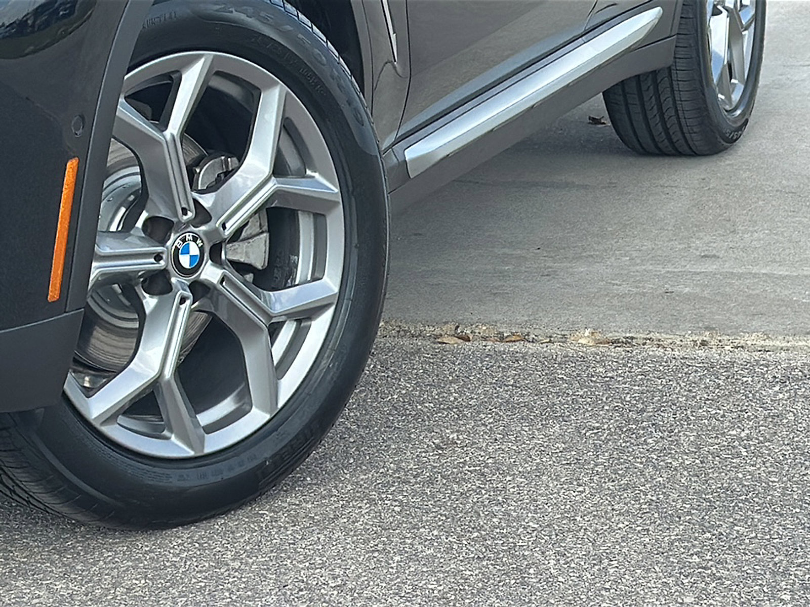 Certified 2023 BMW X3 xDrive30i w/ Premium Package image 3