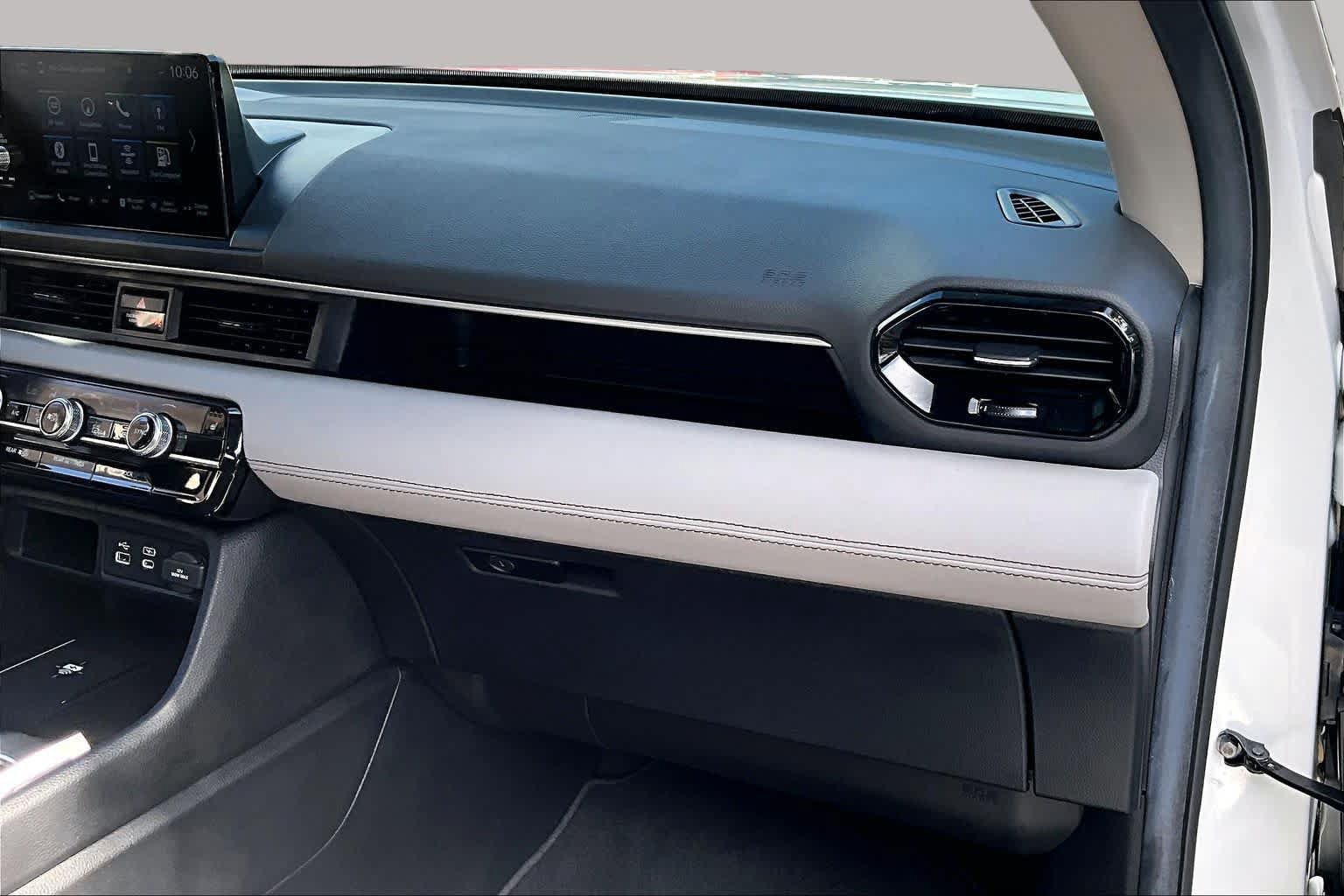 Used 2025 Honda Pilot Touring image 19