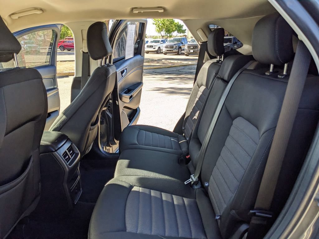 Used 2023 Ford Edge SE AWD/4WD image 16