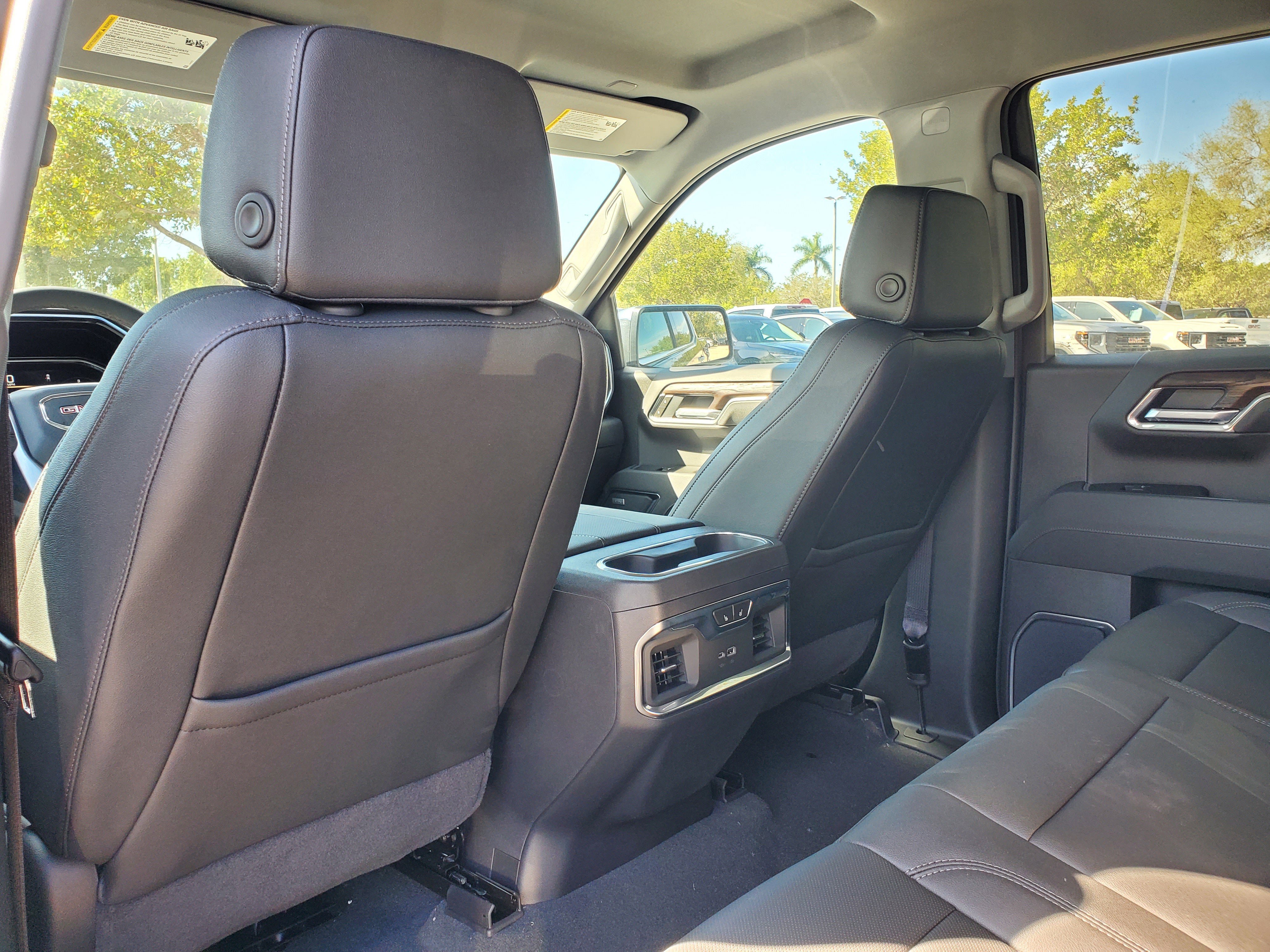 New 2026 GMC Sierra 1500 SLT w/ SLT Premium Package AWD/4WD image 7