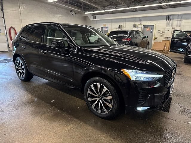 Used 2025 Volvo XC60 B5 Plus w/ Climate Package AWD/4WD image 8