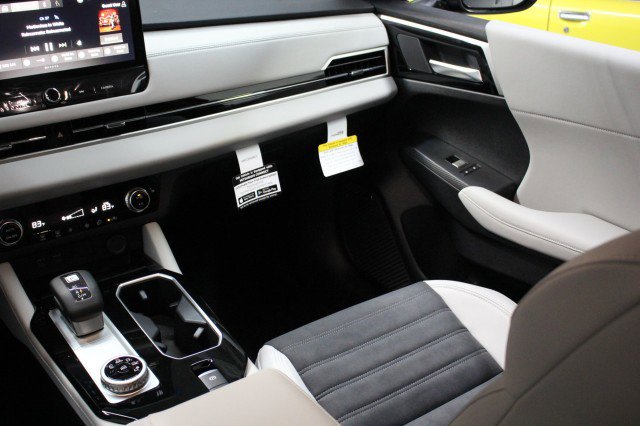New 2025 Mitsubishi Outlander SE image 22