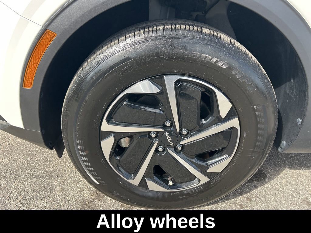 Used 2023 Kia Sportage LX image 18