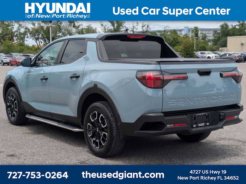 Used 2024 Hyundai Santa Cruz SEL FWD image 3