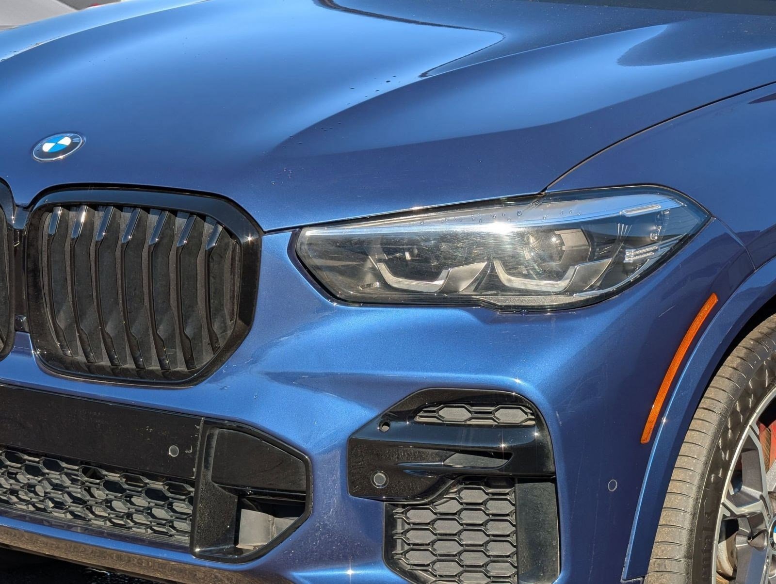 Used 2023 BMW X5 xDrive40i w/ M Sport Package image 11