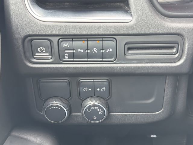 Used 2021 Chevrolet Suburban Premier RWD image 12