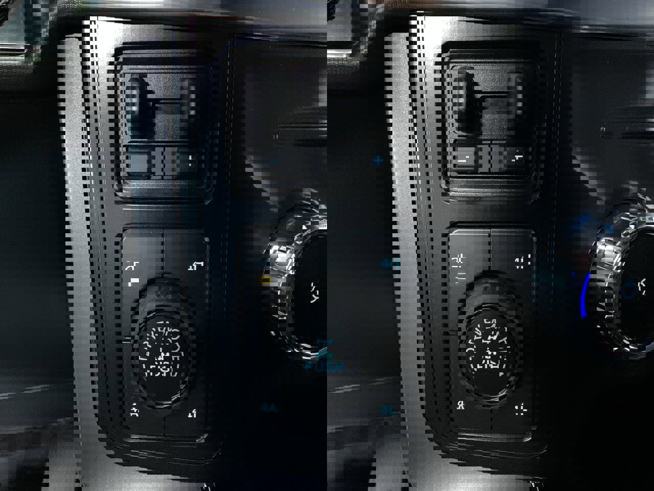 New 2025 Ford F150 Lariat w/ Equipment Group 501A Mid image 28