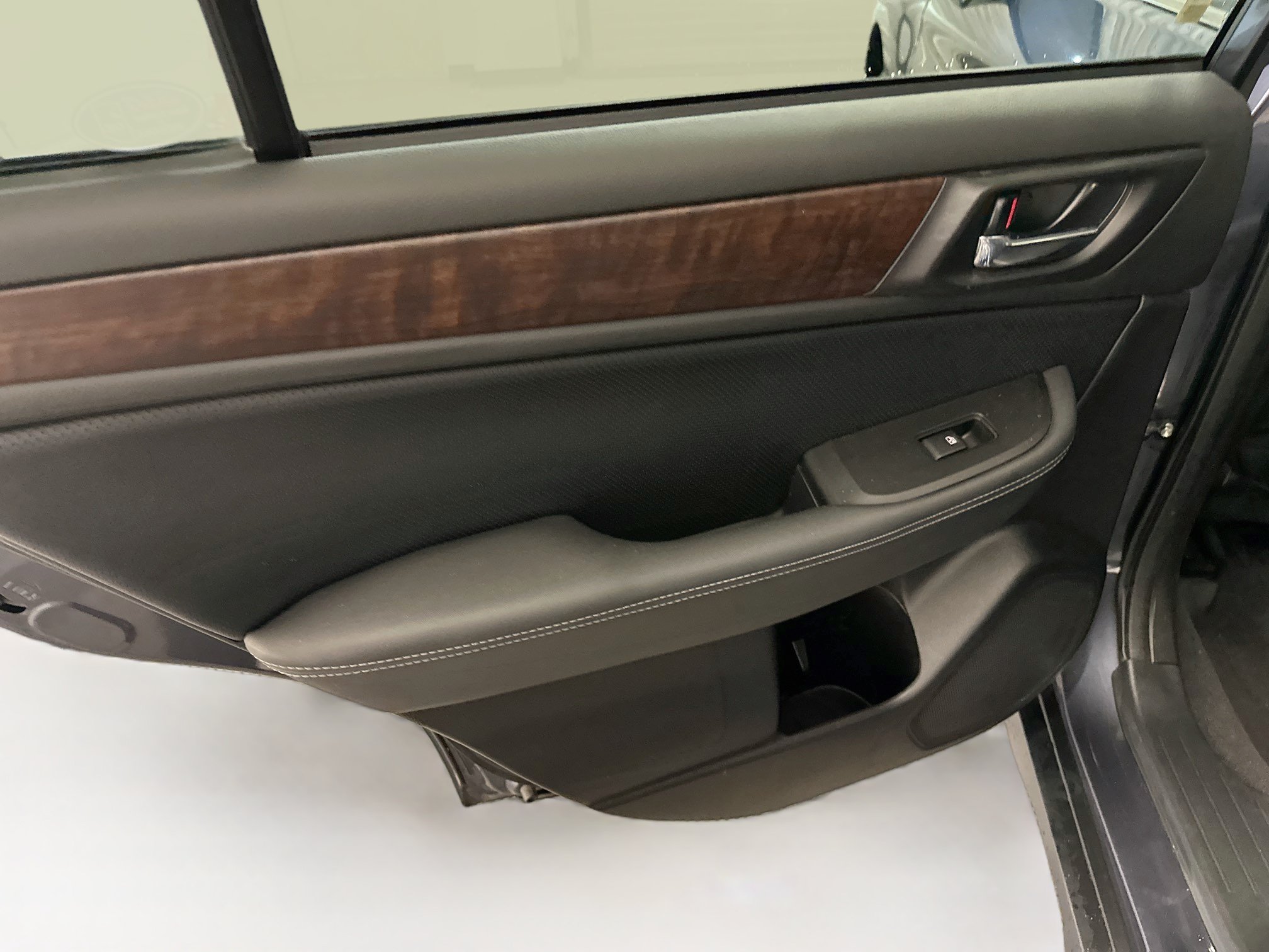 Used 2017 Subaru Outback 2.5i Limited AWD/4WD image 28
