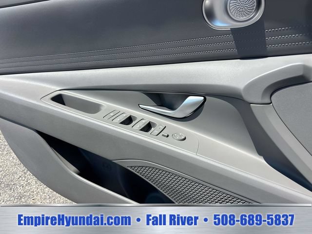 Used 2024 Hyundai Elantra SE FWD image 16