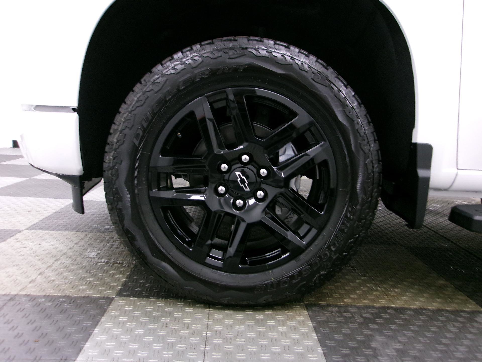 New 2026 Chevrolet Silverado 1500 RST w/ Z71 Off-Road Package AWD/4WD image 17