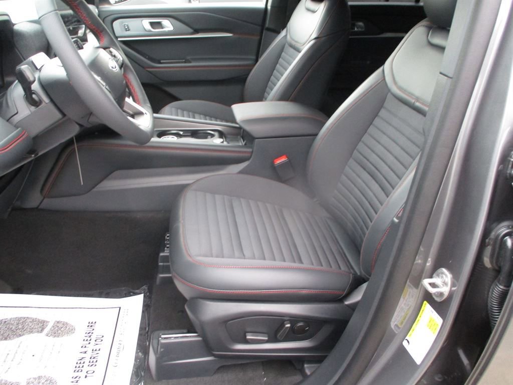New 2026 Ford Explorer ST-Line w/ ST-Line Street Pack image 9
