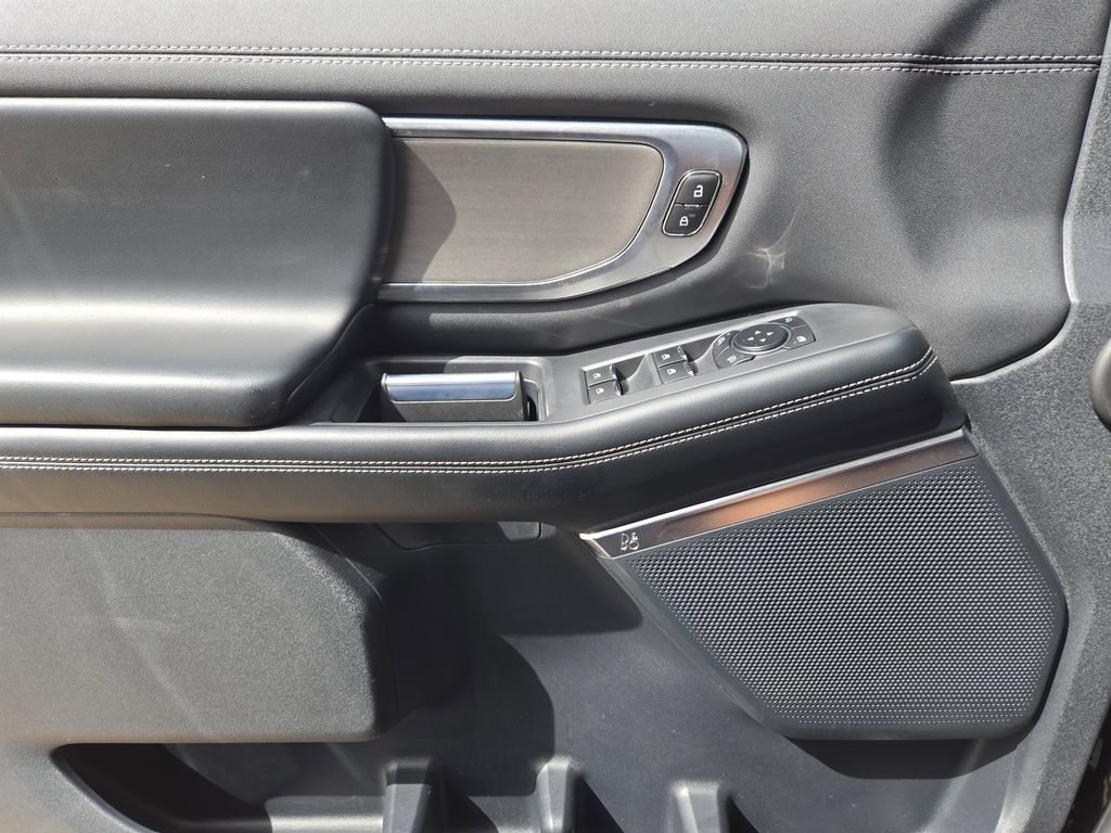 Used 2025 Ford Expedition Max Platinum AWD/4WD image 17