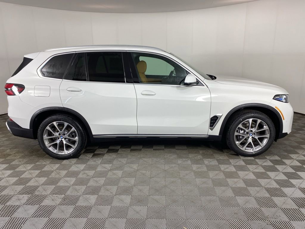 New 2026 BMW X5 xDrive40i image 2