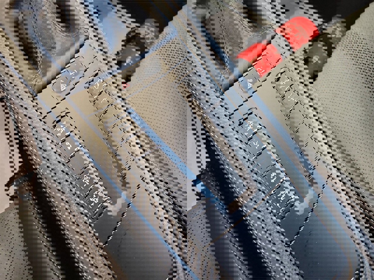 Used 2023 Porsche 718 Cayman GT4 RS image 19