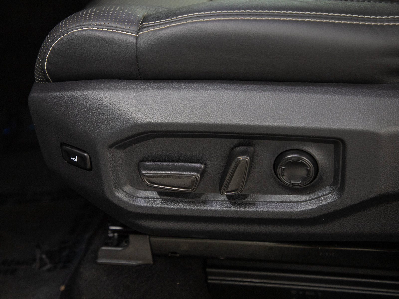 Used 2023 Toyota Sequoia Capstone AWD/4WD image 25