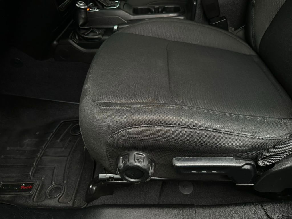 Used 2020 Jeep Gladiator Sport w/ Quick Order Package 24S AWD/4WD image 12