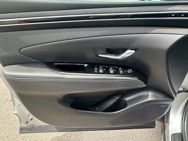 Used 2023 Hyundai Tucson Limited AWD/4WD image 14