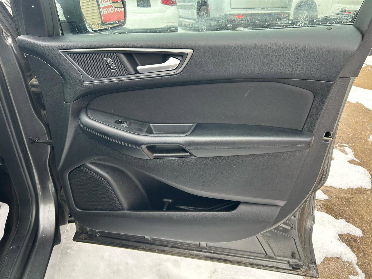 Used 2017 Ford Edge SE AWD/4WD image 16