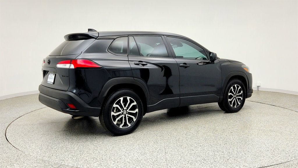 Used 2025 Toyota Corolla Cross AWD Hybrid image 5