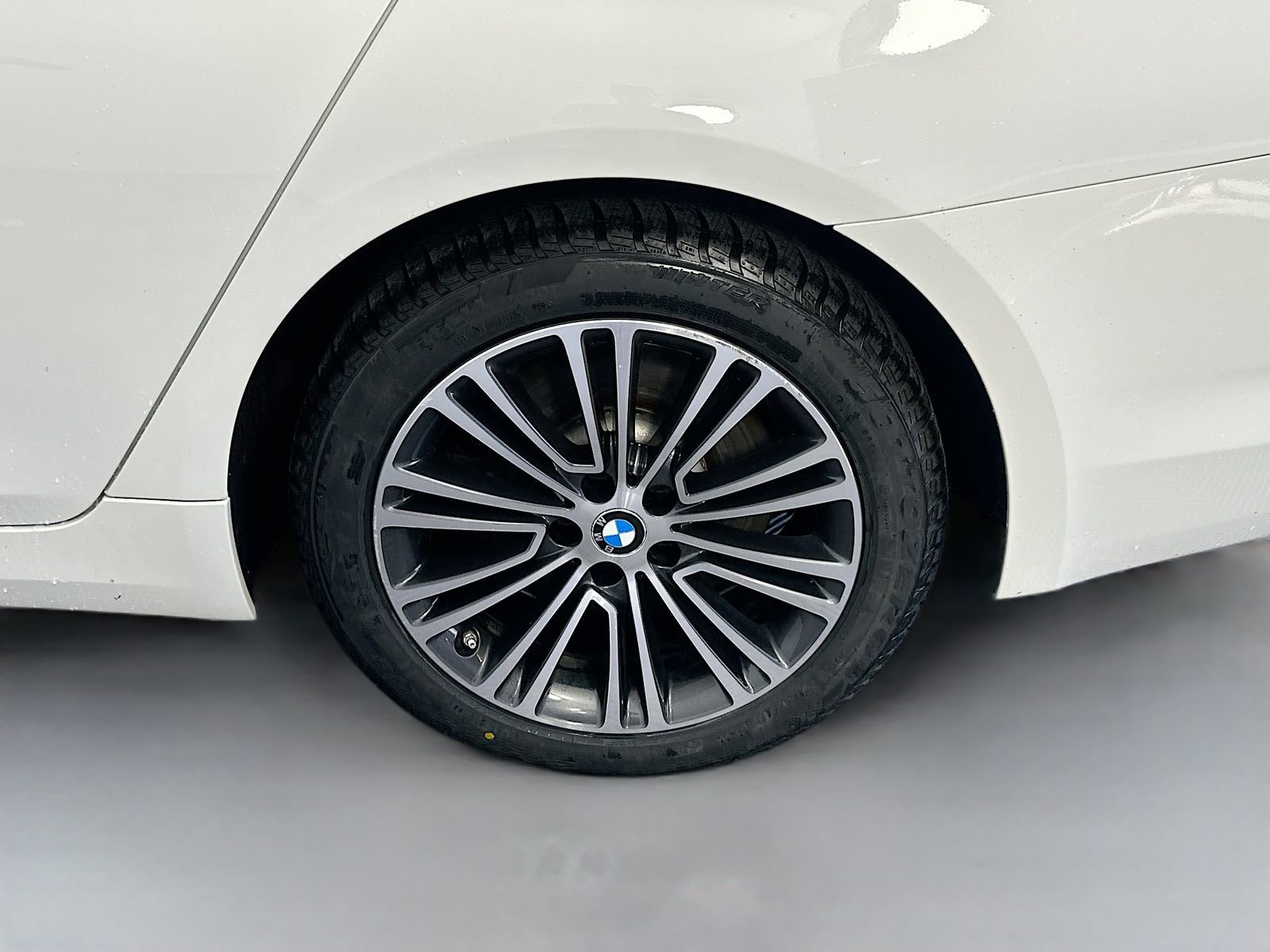Used 2019 BMW 540i xDrive w/ Convenience Package AWD/4WD image 31