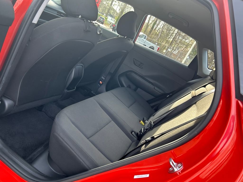 Certified 2025 Hyundai Kona SE image 25