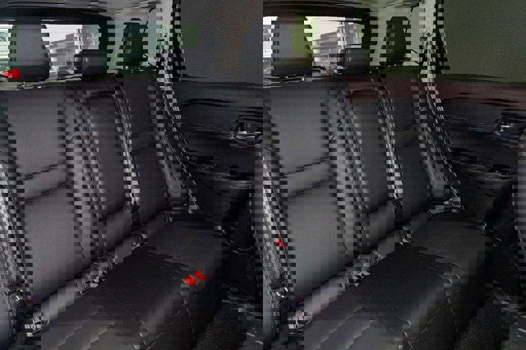 Used 2023 Nissan Rogue SV w/ SV Premium B Package image 5