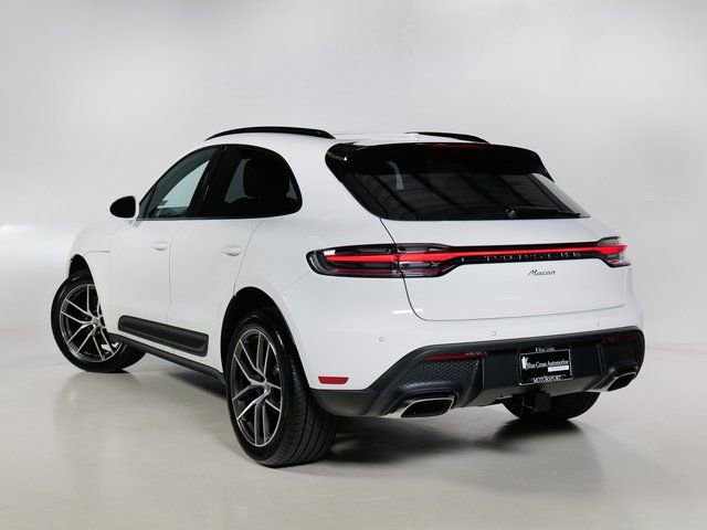 New 2025 Porsche Macan image 3