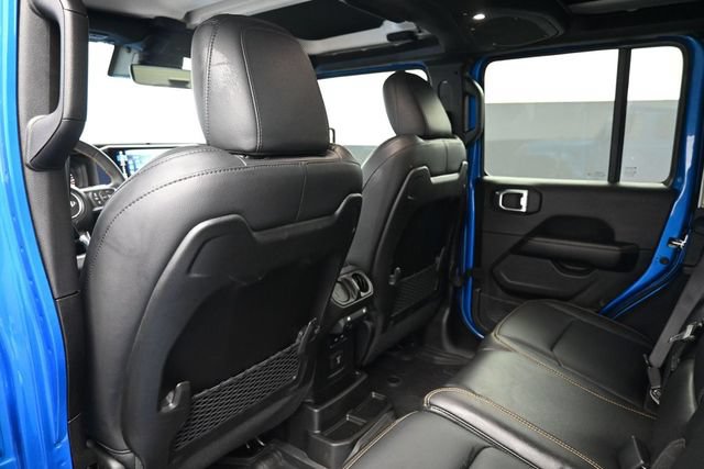 Used 2024 Jeep Wrangler Unlimited Sahara w/ Technology Group AWD/4WD image 17