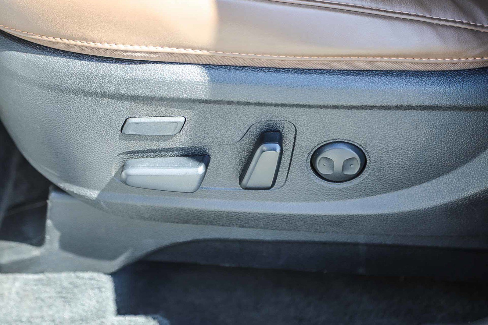 Used 2022 Kia Telluride SX w/ SX Prestige Package image 19