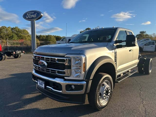 New 2026 Ford F550 4x4 SuperCab Super Duty image 3