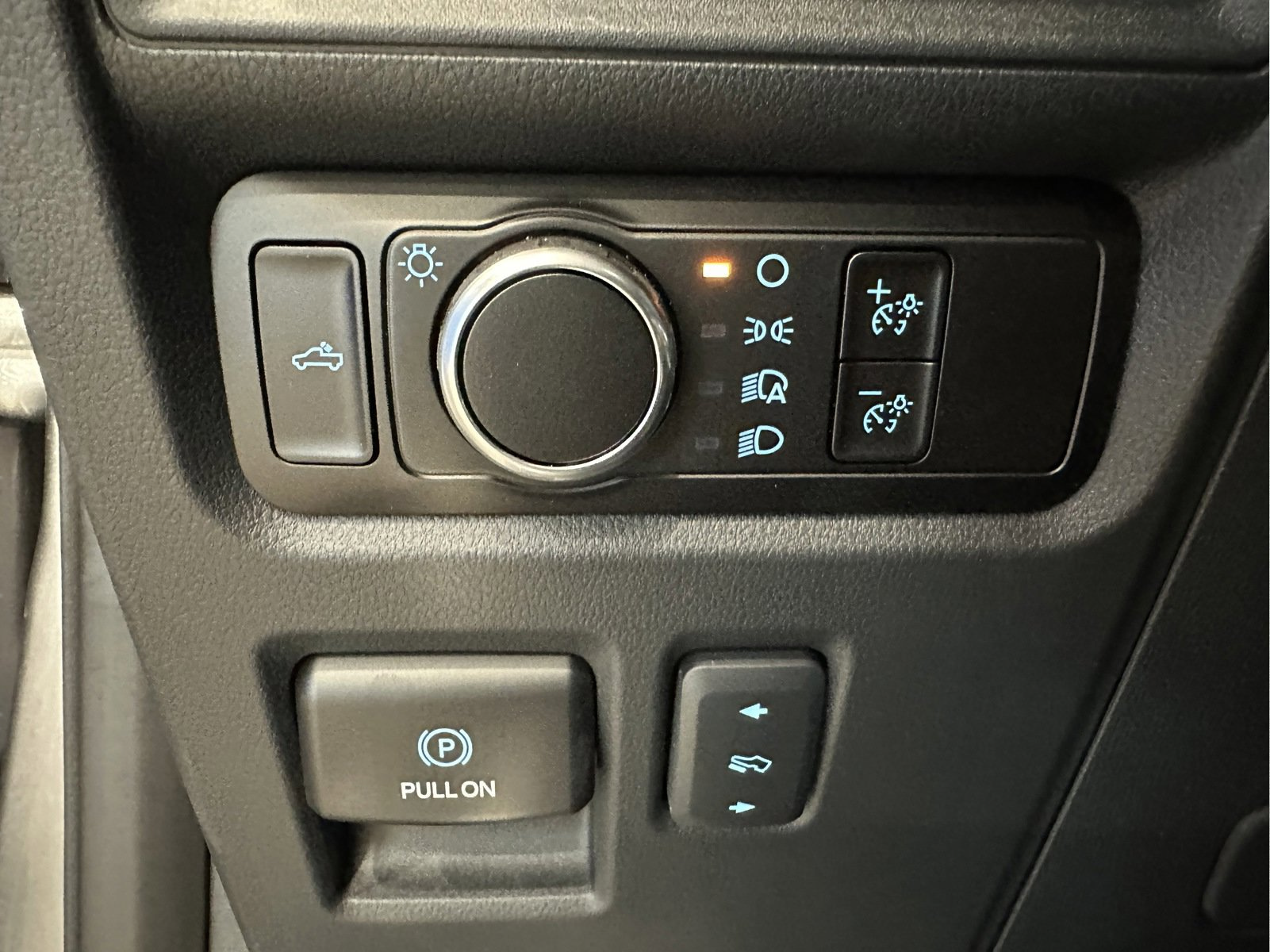 New 2023 Ford F150 Lightning Platinum AWD/4WD image 31