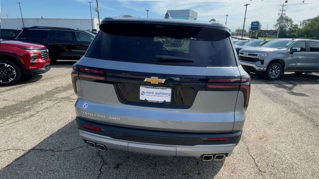 New 2026 Chevrolet Traverse LT w/ Driver Confidence Package AWD/4WD image 9