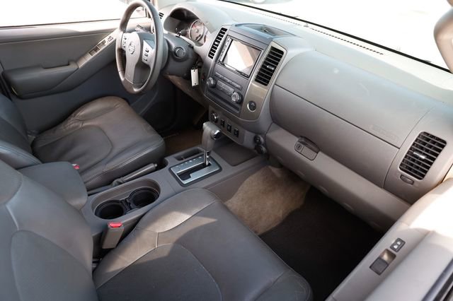 Used 2012 Nissan Frontier SL image 21