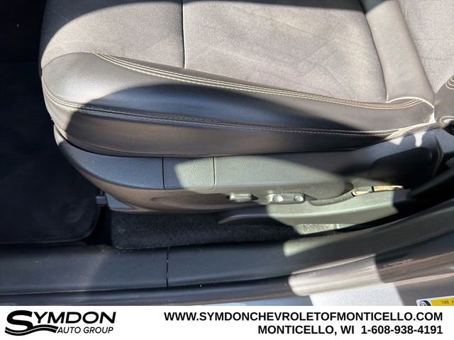 Used 2019 Chevrolet Trax LT w/ LT Convenience Package image 15