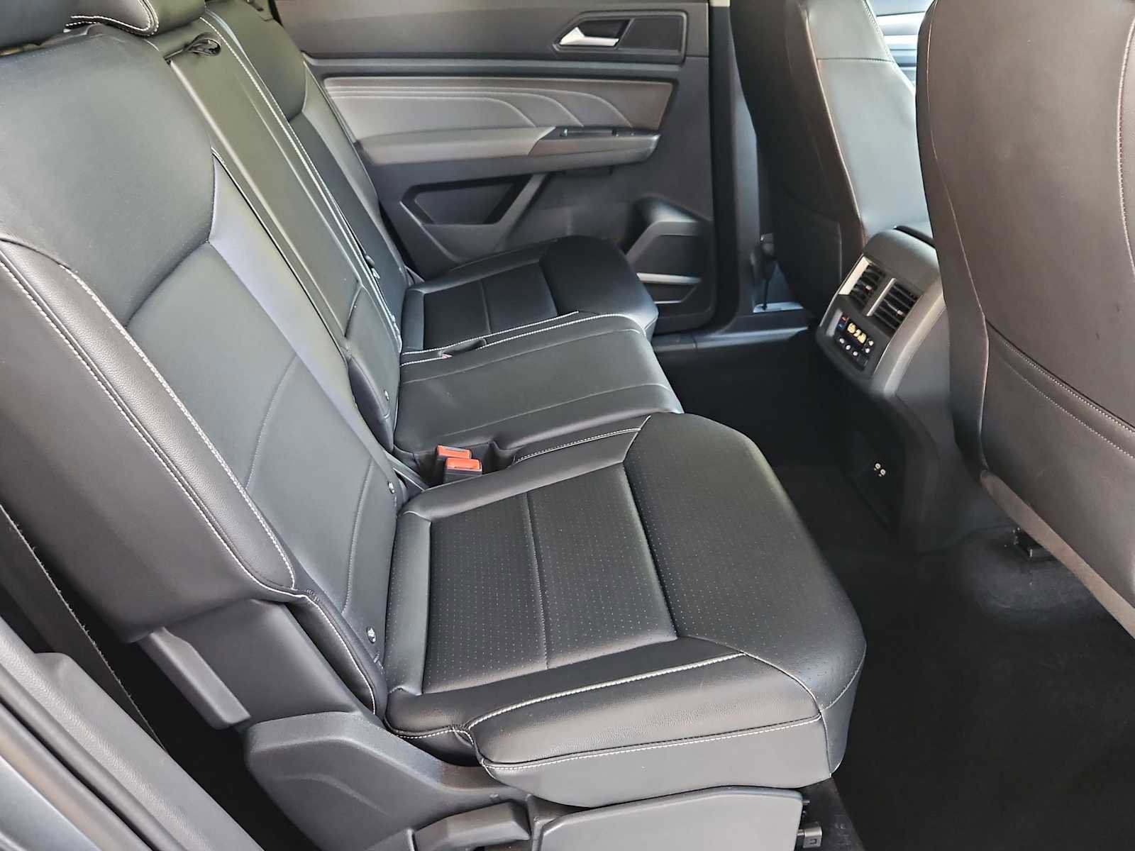 Used 2022 Volkswagen Atlas SEL R-Line image 21