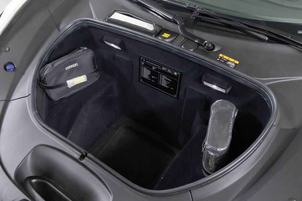 Used 2020 Ferrari F8 Tributo image 9