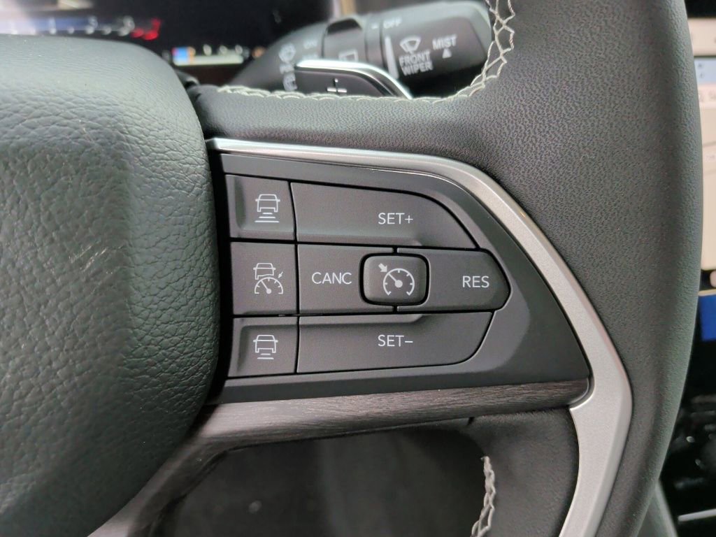 New 2025 Jeep Grand Cherokee Limited image 18