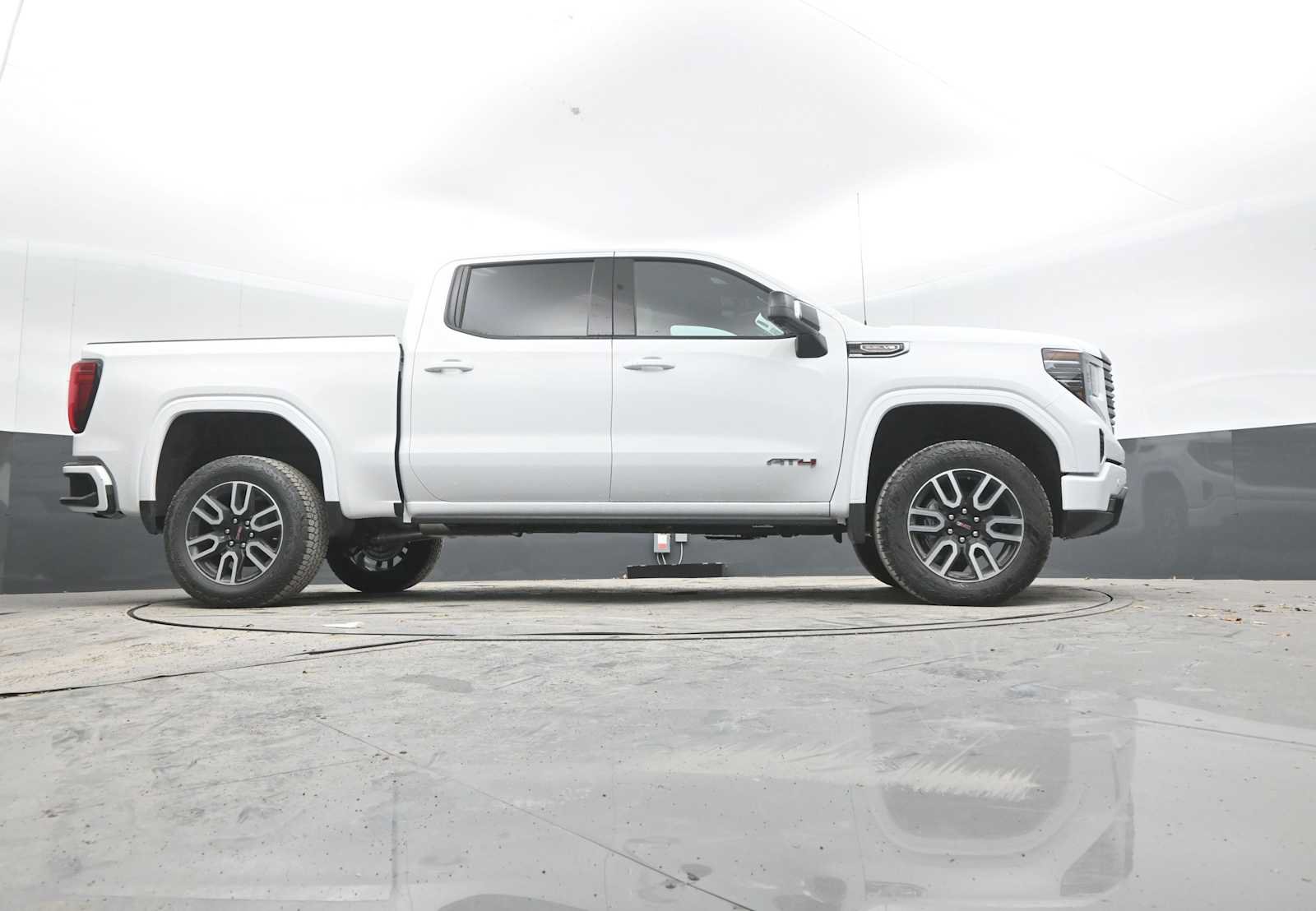 New 2026 GMC Sierra 1500 AT4 w/ AT4 Premium Package AWD/4WD image 43