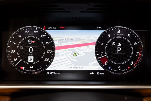 Used 2022 Land Rover Range Rover Sport SVR image 12