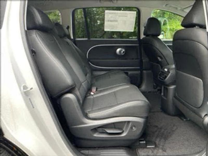 New 2026 Hyundai Ioniq 9 SEL image 18