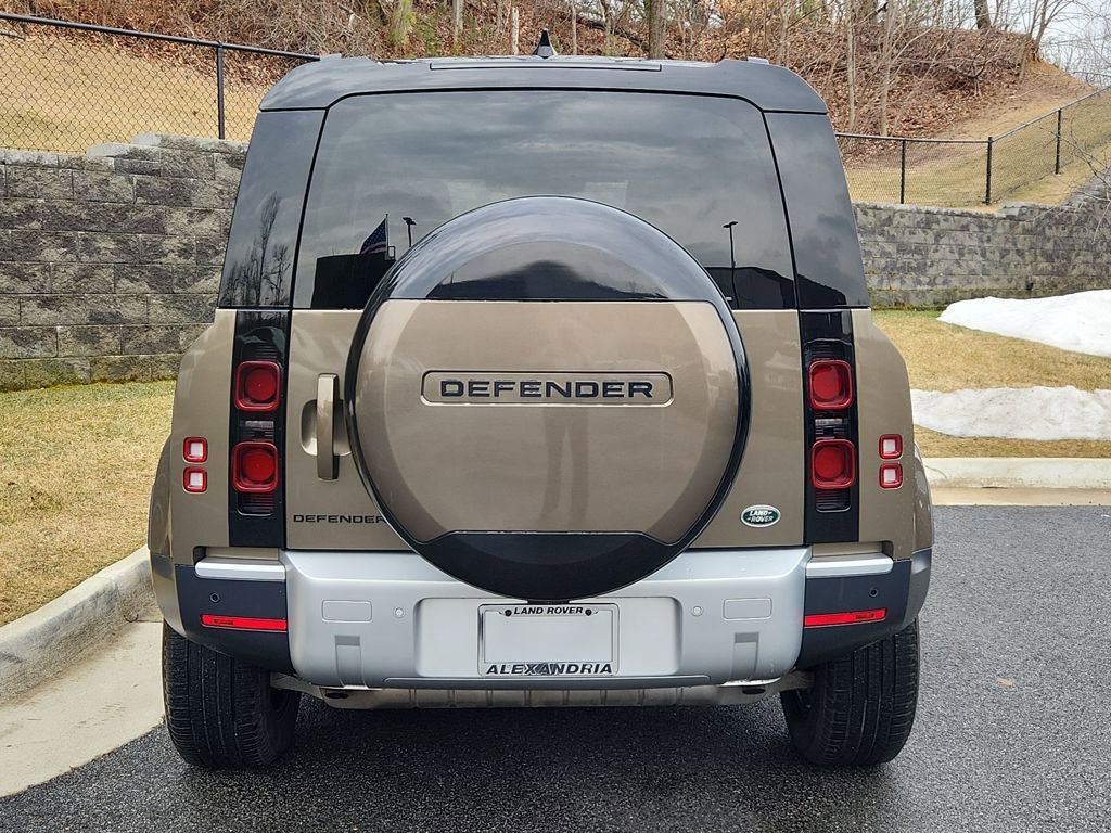 Used 2023 Land Rover Defender 110 S image 7